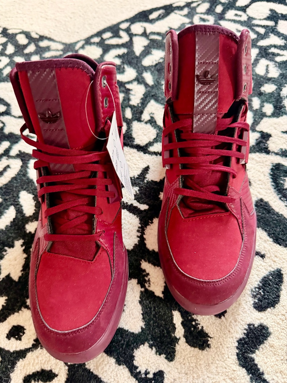 Adidas Originals Red High Top Strap Sneakers
Men’s Size 10.5
New with tags